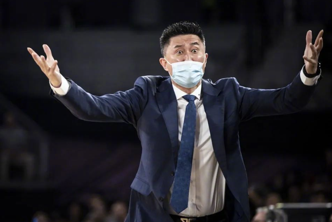 窗口期体能课后,多特蒙德官宣签约备战欧超杯,话题不断,赛程密集仍需轮换 窗口期体能课后,多特蒙德官宣签约备战欧超杯,话题不断,赛程密集仍需轮换